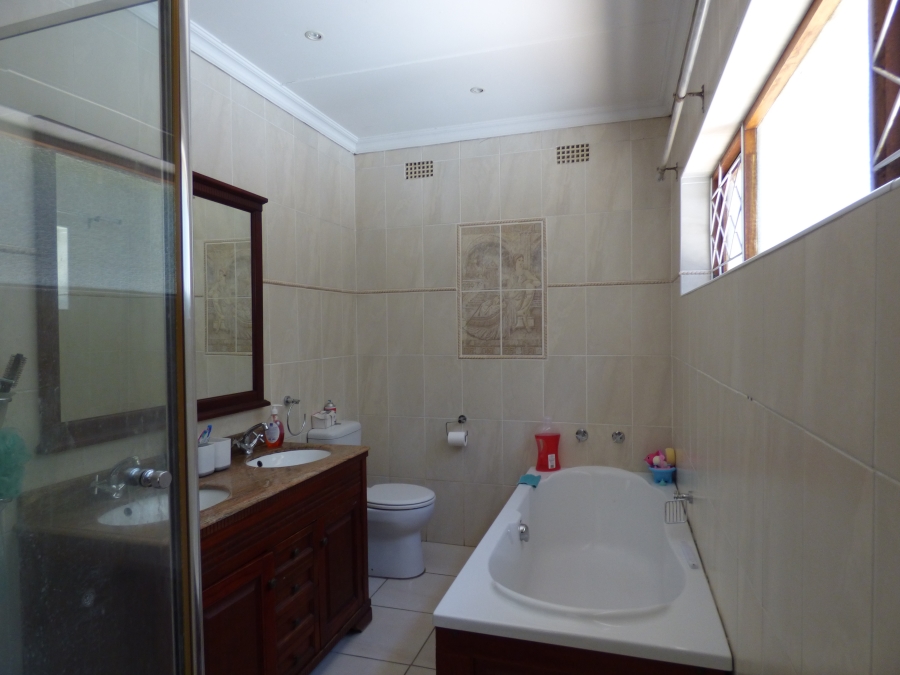 To Let 4 Bedroom Property for Rent in East Bank Eastern Cape